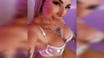 Make Up and Hot the tetona Laura White White